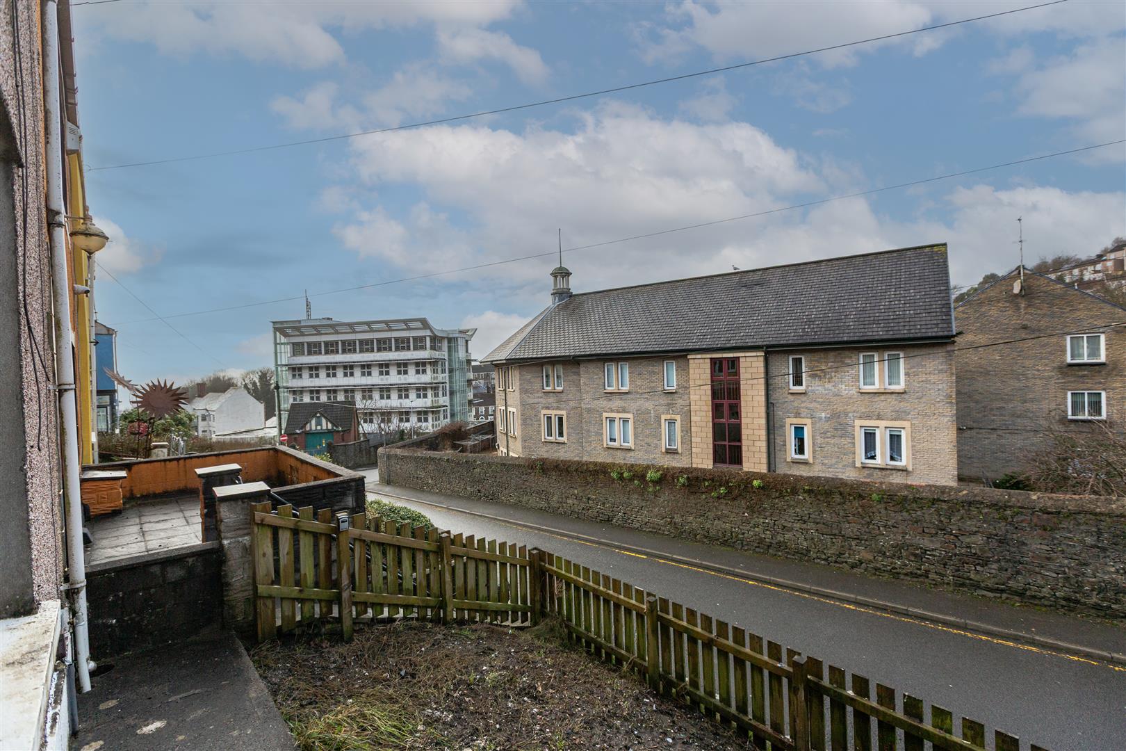 Bryn Syfi Terrace, Mount Pleasant, Swansea, SA1 6XN